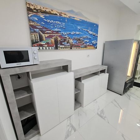Lumacors House Bed & Breakfast Наполи Екстериор снимка