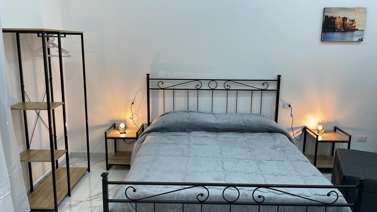 Lumacors House Bed & Breakfast Наполи Екстериор снимка