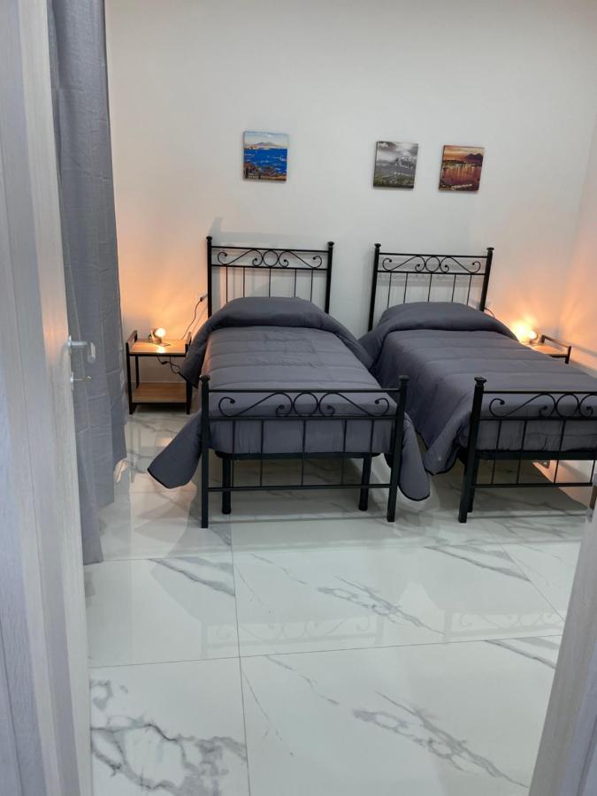 Lumacors House Bed & Breakfast Наполи Екстериор снимка