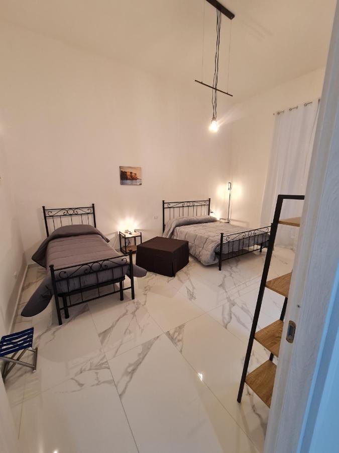 Lumacors House Bed & Breakfast Наполи Екстериор снимка