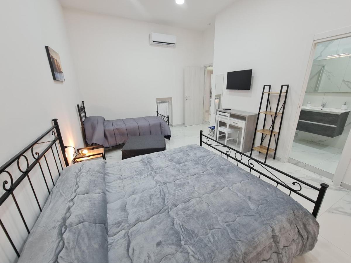 Lumacors House Bed & Breakfast Наполи Екстериор снимка