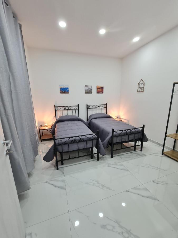 Lumacors House Bed & Breakfast Наполи Екстериор снимка