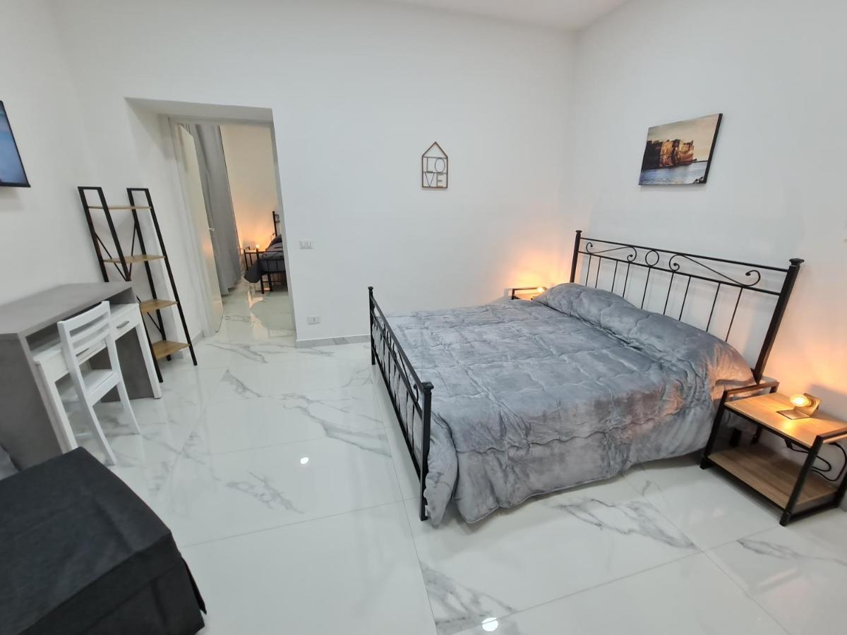 Lumacors House Bed & Breakfast Наполи Екстериор снимка