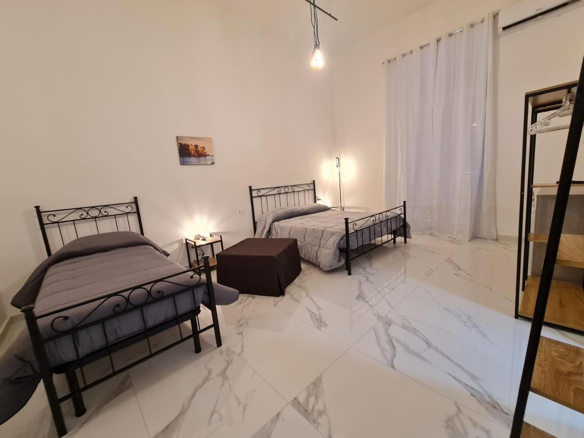 Lumacors House Bed & Breakfast Наполи Екстериор снимка