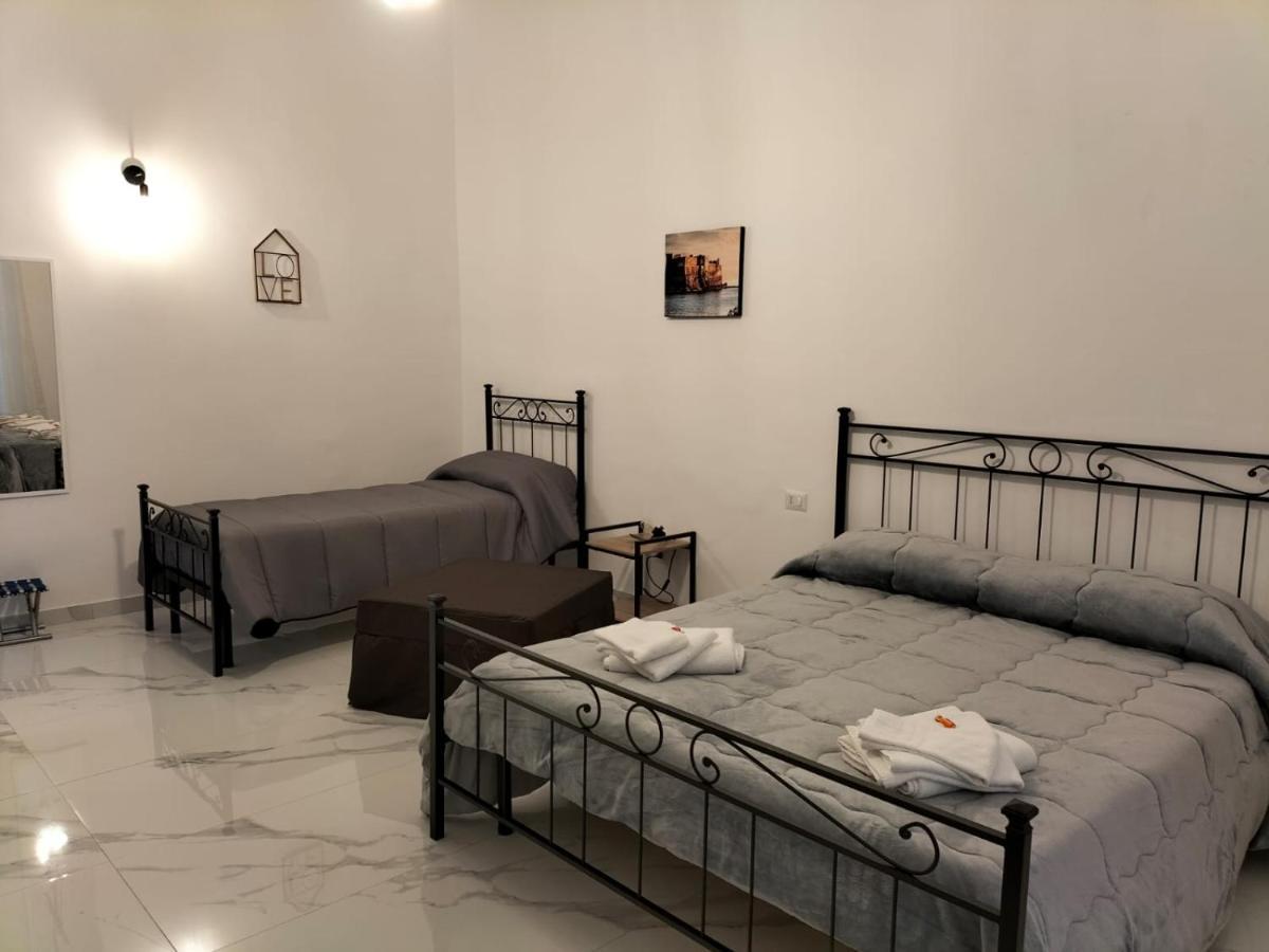 Lumacors House Bed & Breakfast Наполи Екстериор снимка