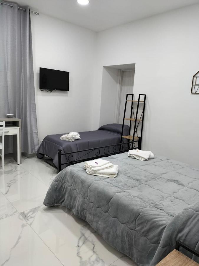 Lumacors House Bed & Breakfast Наполи Екстериор снимка
