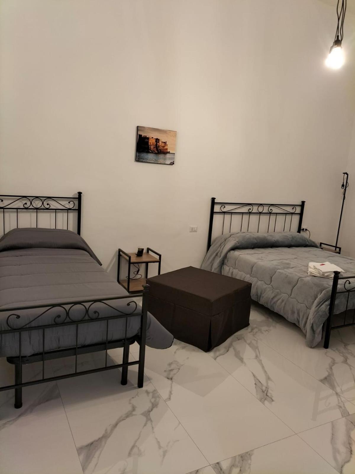 Lumacors House Bed & Breakfast Наполи Екстериор снимка