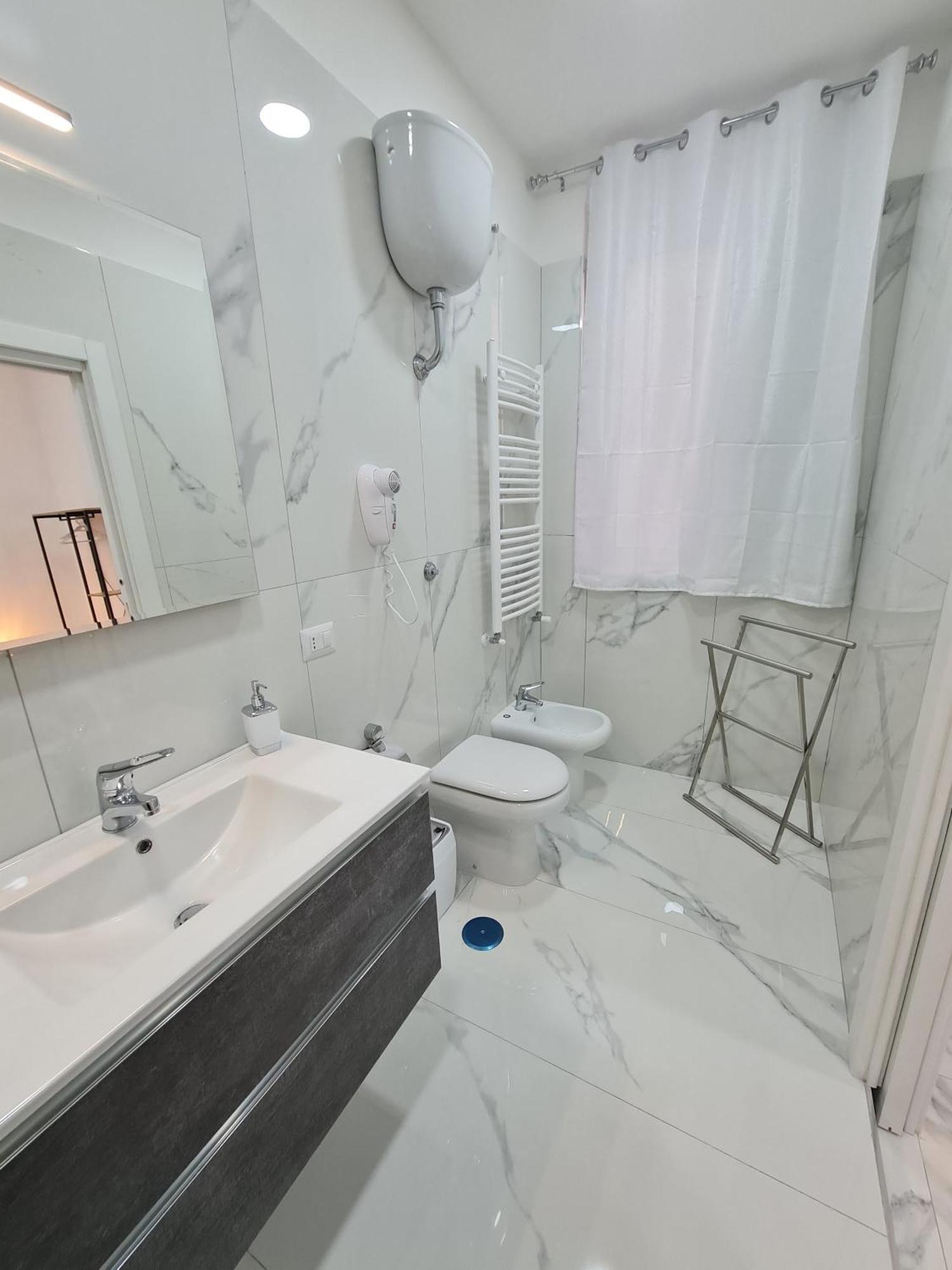 Lumacors House Bed & Breakfast Наполи Екстериор снимка